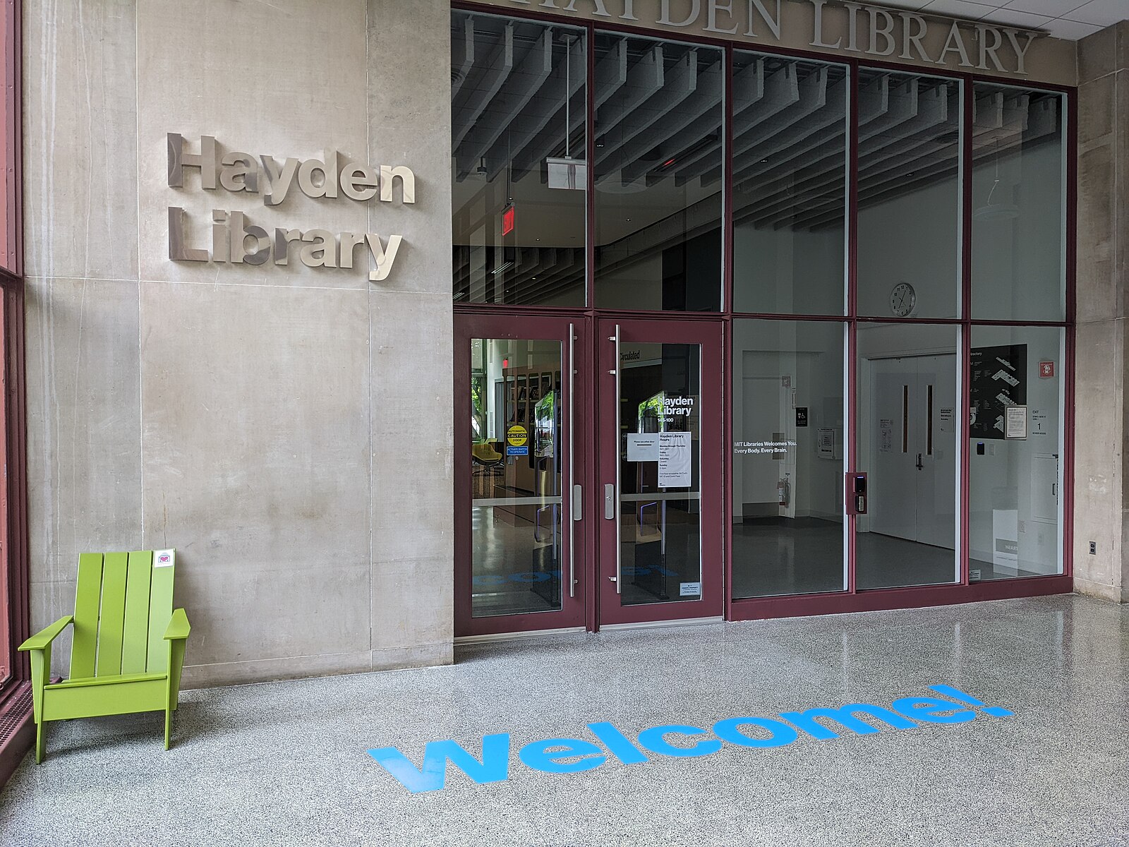 An image of Massachusetts Institute for Technology's library