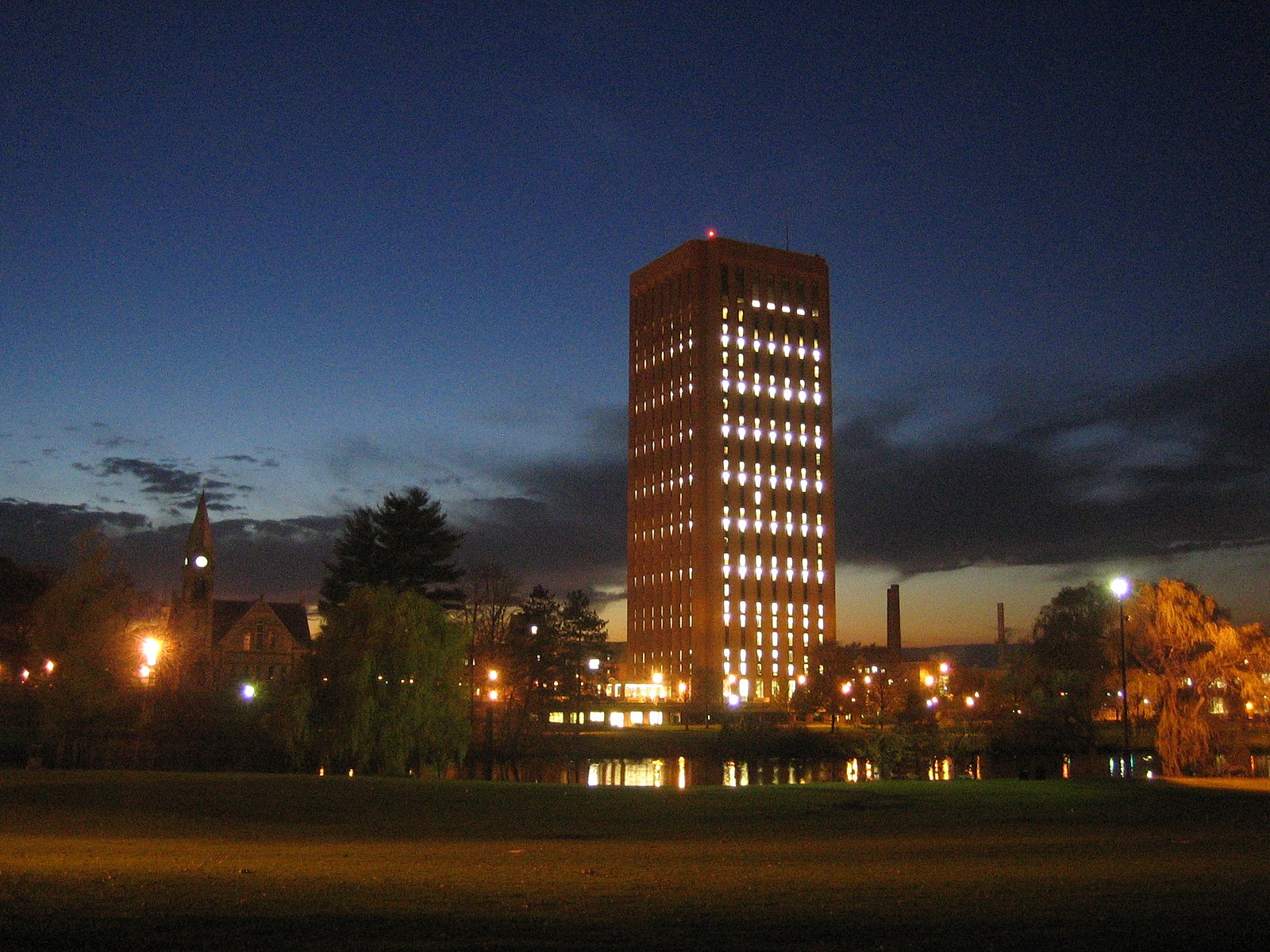 An image of University of Massachusetts Amherst's library